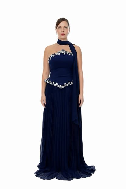 فستان سهرة أزرق داكن بدون حمالات بمقاسات كبيرة، مطوي، بدون حمالات